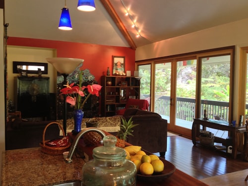 ~Peace and Tranquility in rain-forested Volcano on luxurious property ~