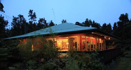 ~Peace and Tranquility in rain-forested Volcano on luxurious property ~