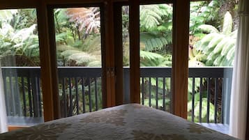 2 bedrooms, iron/ironing board, travel cot, WiFi