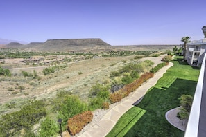 Property grounds - GREATEST PLACE ON EARTH! AFTER DISNEYLAND OF COURSE- ACCESS TO 6 POOLS! (St. George)
