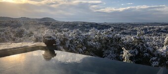 Infinity Edge - Luxury Lake View, Heated Infinity Edge Pool & Chef Kitchen