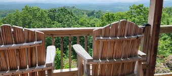 ¡Dos suites King! ¡Gloria de la mañana! Vista sin fin!  Cerca del pueblo. Todos los caminos pavimentados.