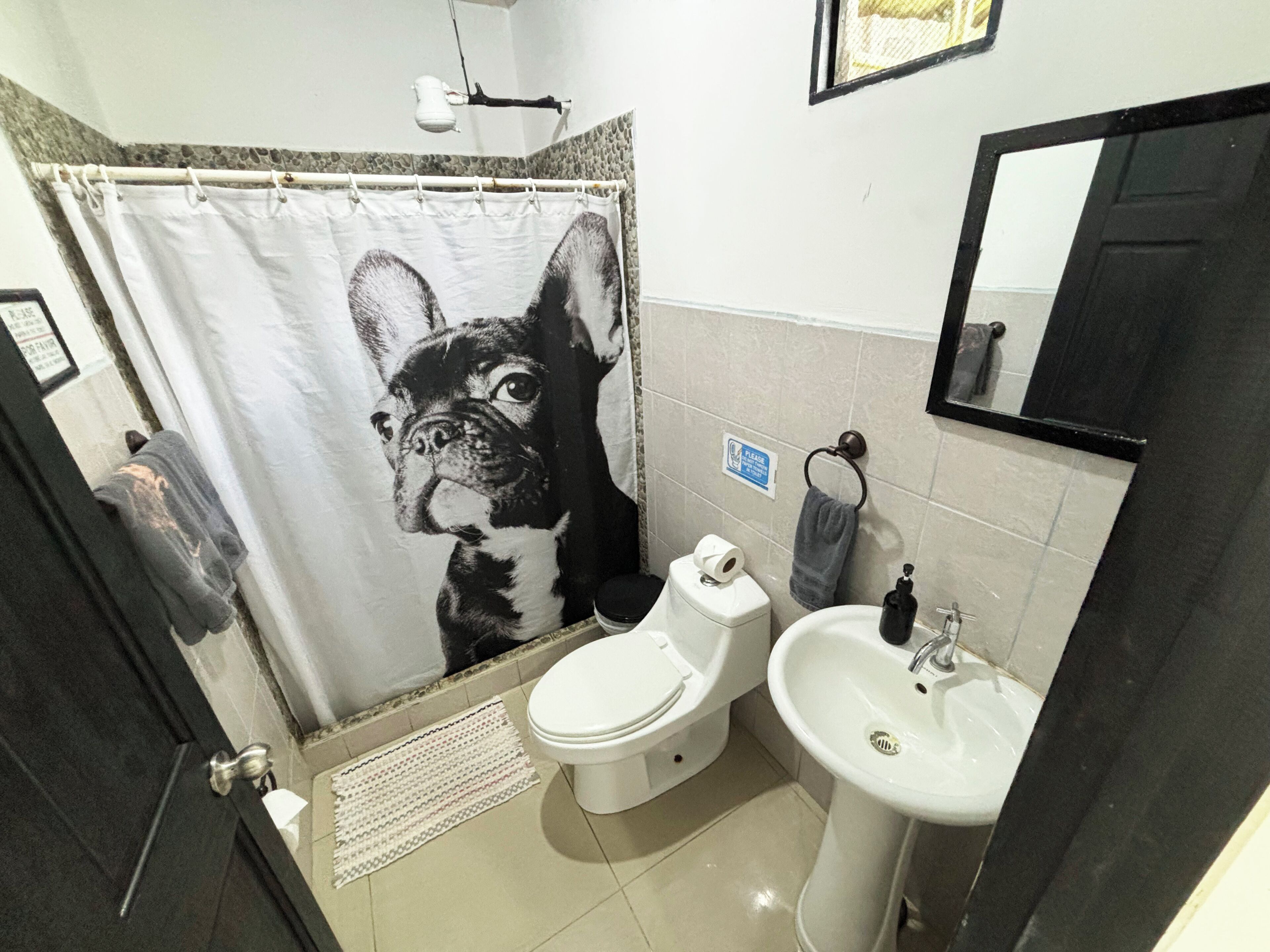 Deluxe Quadruple Room, Multiple Beds, Beach View, Oceanfront | Bathroom
