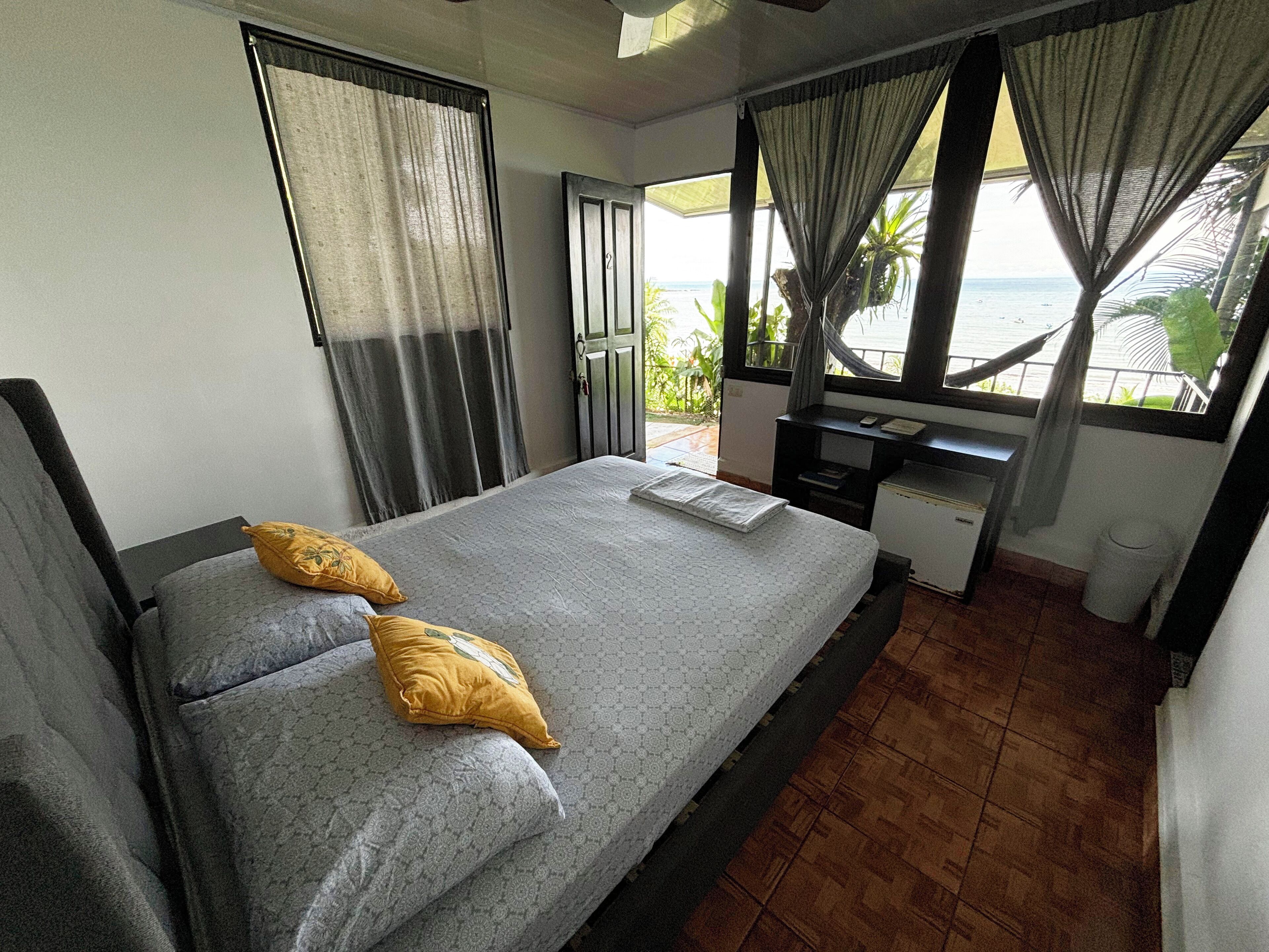 Double Room, 1 Queen Bed, Ocean View, Oceanfront | Minibar, free WiFi