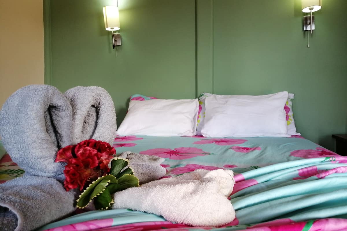 Baita familiare | 1 camera, biancheria da letto ipoallergenica, tende oscuranti