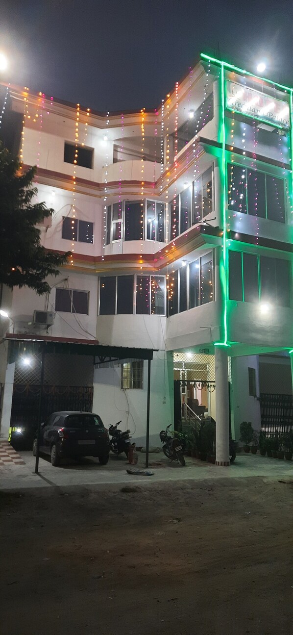 Front of property - Hotel Greenland Palace Bodhgaya (Gaya)