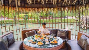 Tägliches inbegriffenes einheimisches Frühstück