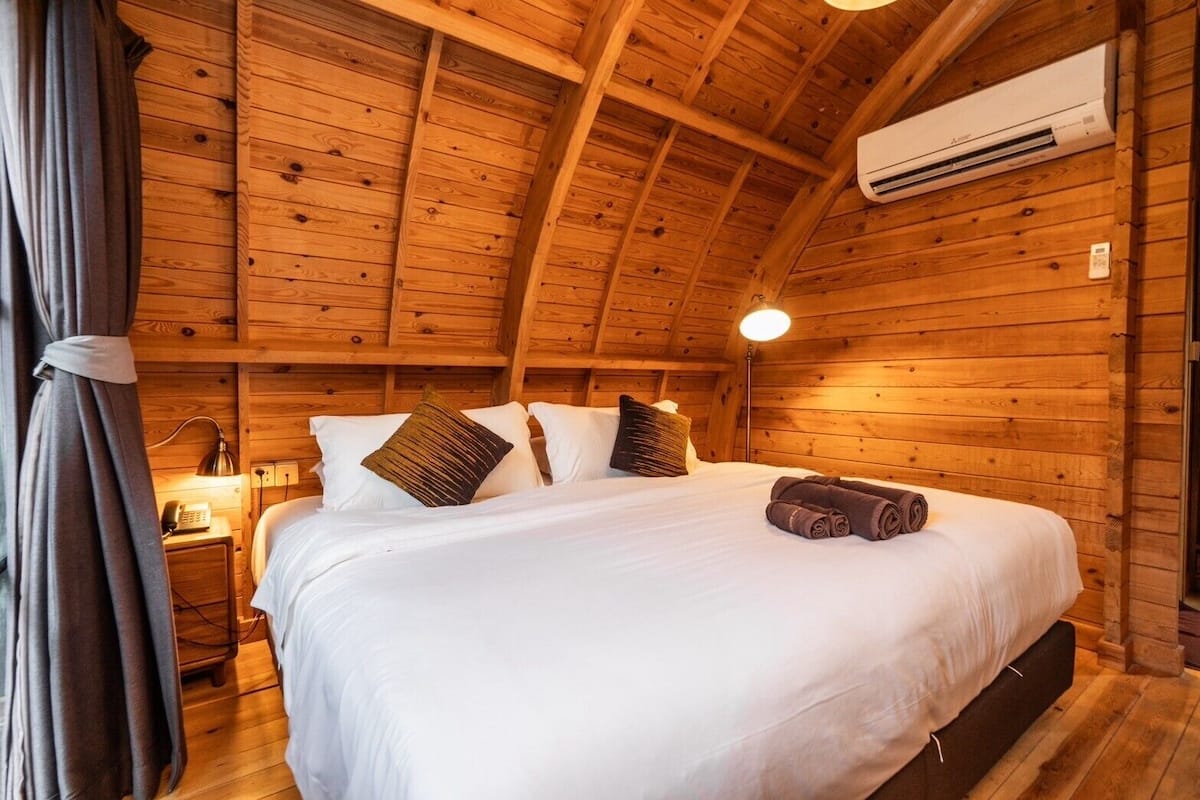 lake villa | 1 bedroom, minibar, in-room safe, desk