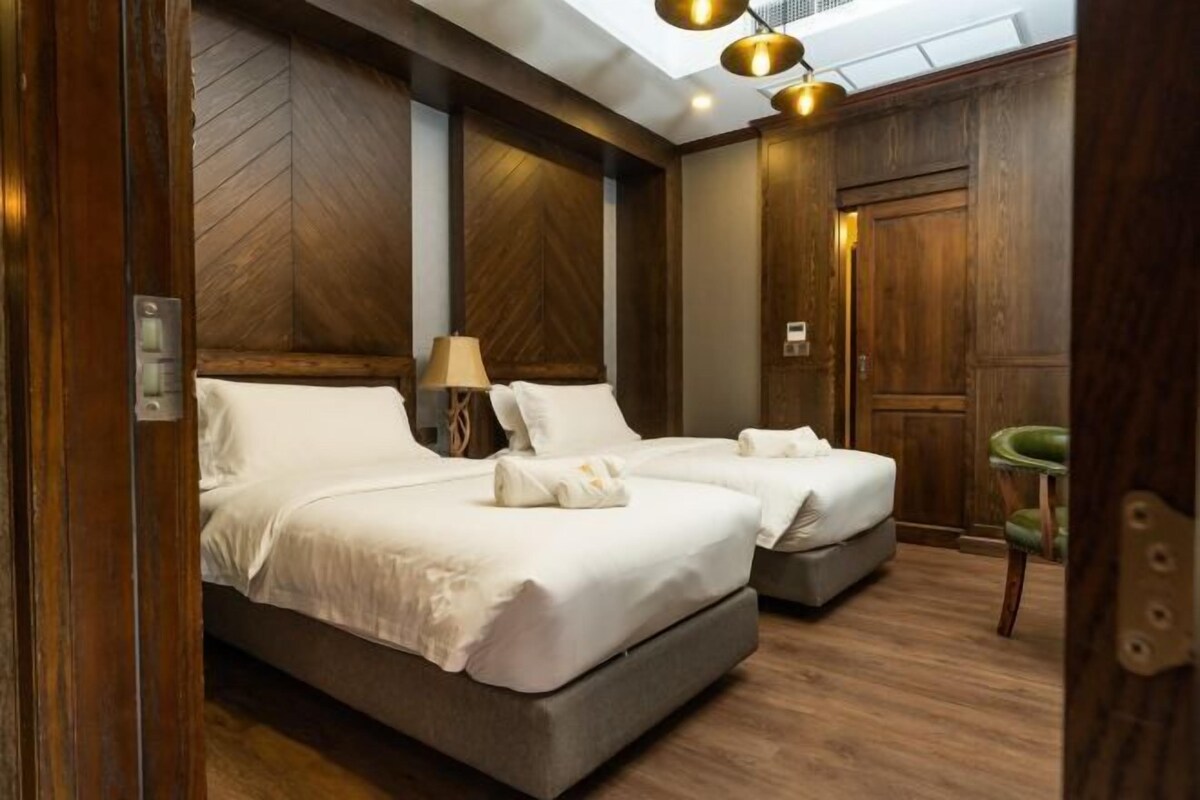 Minibar, coffres-forts dans les chambres, bureau, Wi-Fi gratuit
