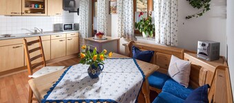 Ferienwohnung Watzmann, 1-4 Personen, 42 qm, Dusche/WC, Süd-Westbalkon, TV, 2 Schlafzimmer