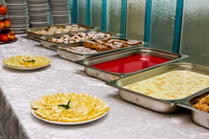 Frokost (RUB 200.00 per person)