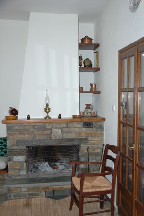 复式, 3 间卧室 | 起居区 | 等离子电视、壁炉