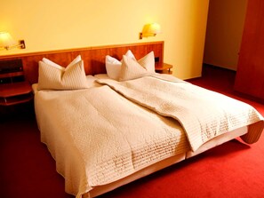 Unclassified image, 2 of 8, button - Double room - Brockin Hotel Stadt Hamburg (Parchim)