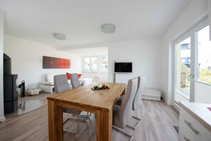 Dining - Vermeer, Germany (Breege)