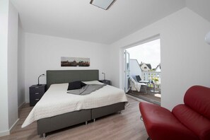 Unclassified image, 5 of 15, button