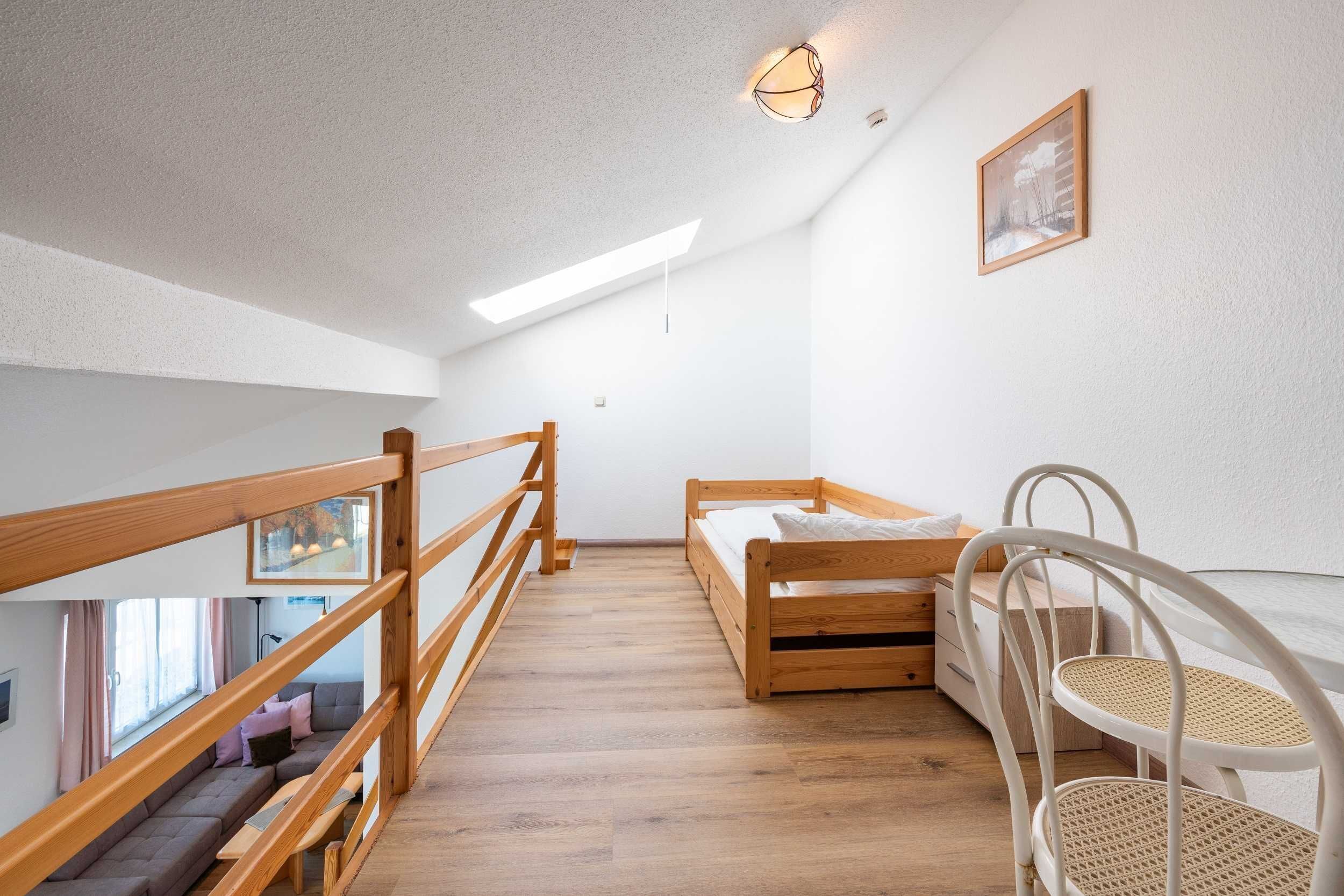 2 bedrooms, travel crib, WiFi