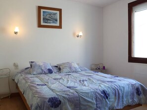 2 bedrooms - 3-room house with enclosed garden in Saint-Georges-d'Oléron (Saint-Georges-d'Oléron)