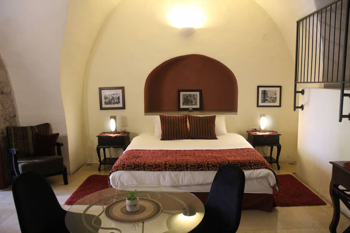 Honeymoon Stüdyo Süit, Sigara İçilmez, Veranda | Kaliteli yatak takımı, ayrı ayrı dekore edilmiş, ayrı ayrı döşenmiş