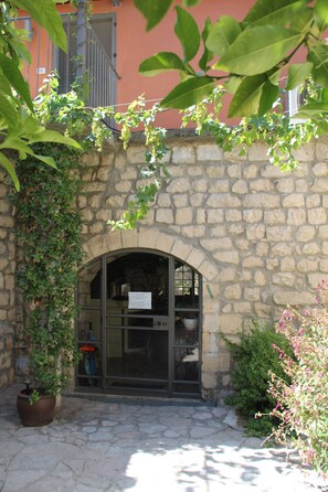 Front of property - Artists' Colony Inn Zefat (Safed)