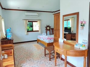 Standard Room | Individually furnished, desk, laptop workspace, free WiFi - Nahinlad Resort (Pak Phli)