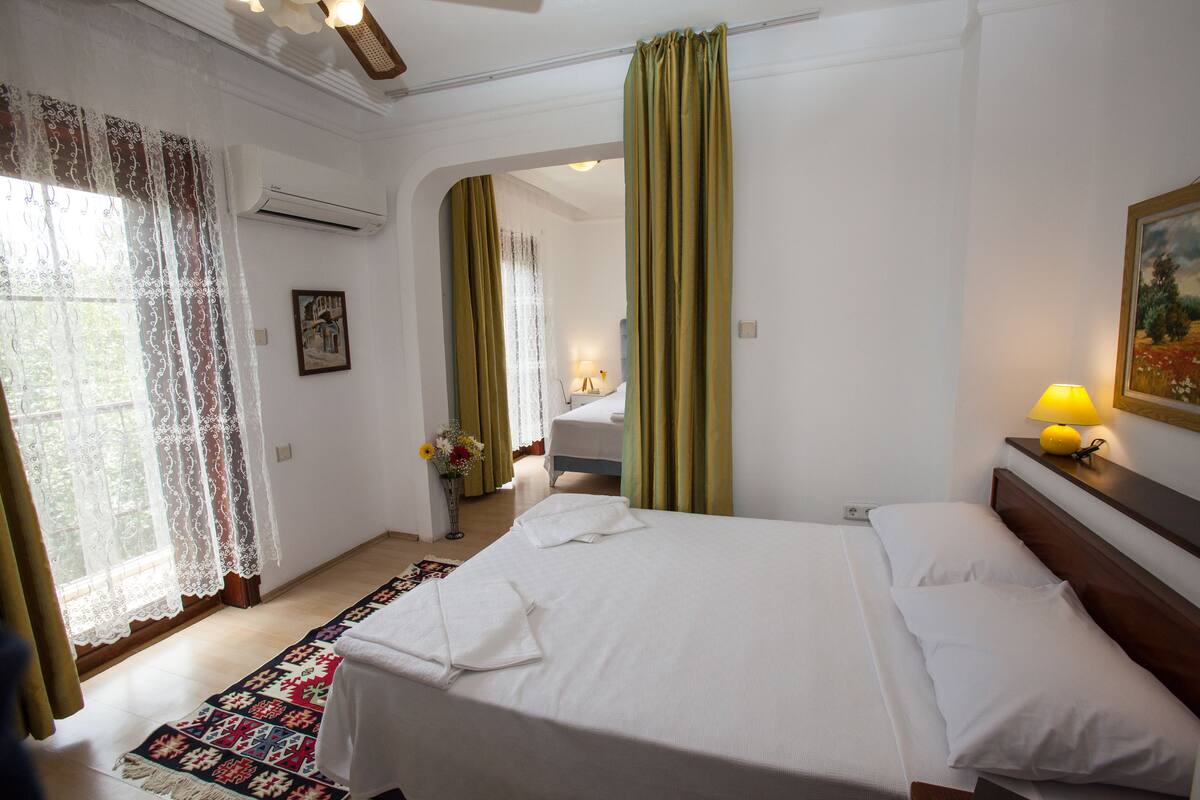 Chambre Familiale | Coffres-forts dans les chambres, décoration personnalisée