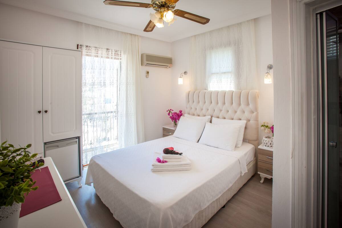 Chambre Double Standard | Coffres-forts dans les chambres, décoration personnalisée