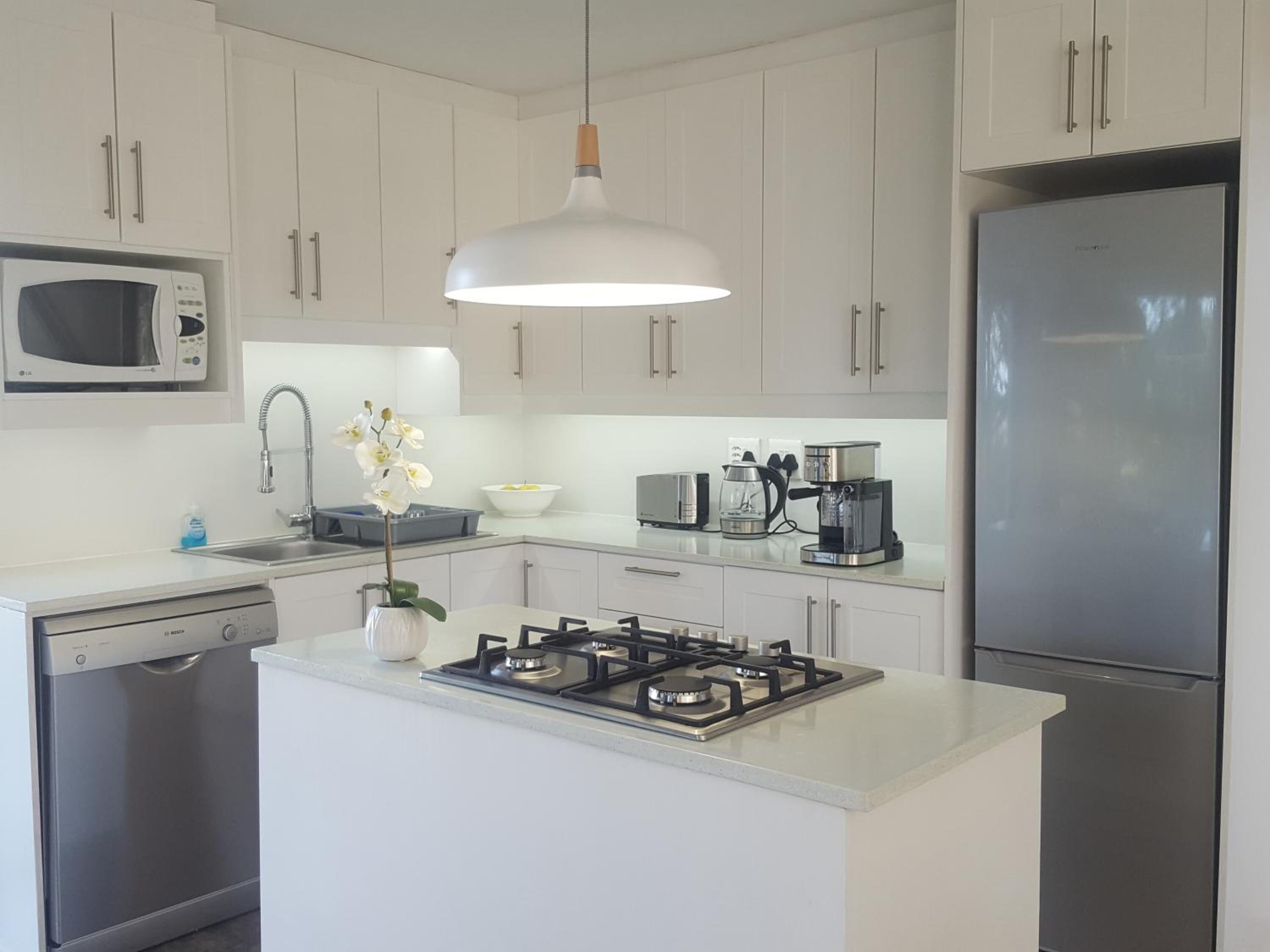 公用冰箱、公用微波炉、炉灶、厨具/餐具