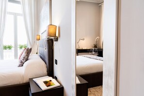 Phòng đôi Deluxe, phòng tắm riêng, quang cảnh vịnh | Khu vực làm việc phù hợp cho laptop 