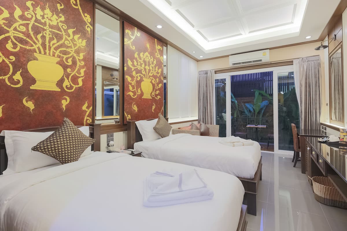 In-room safe, desk, soundproofing, cots/infant beds