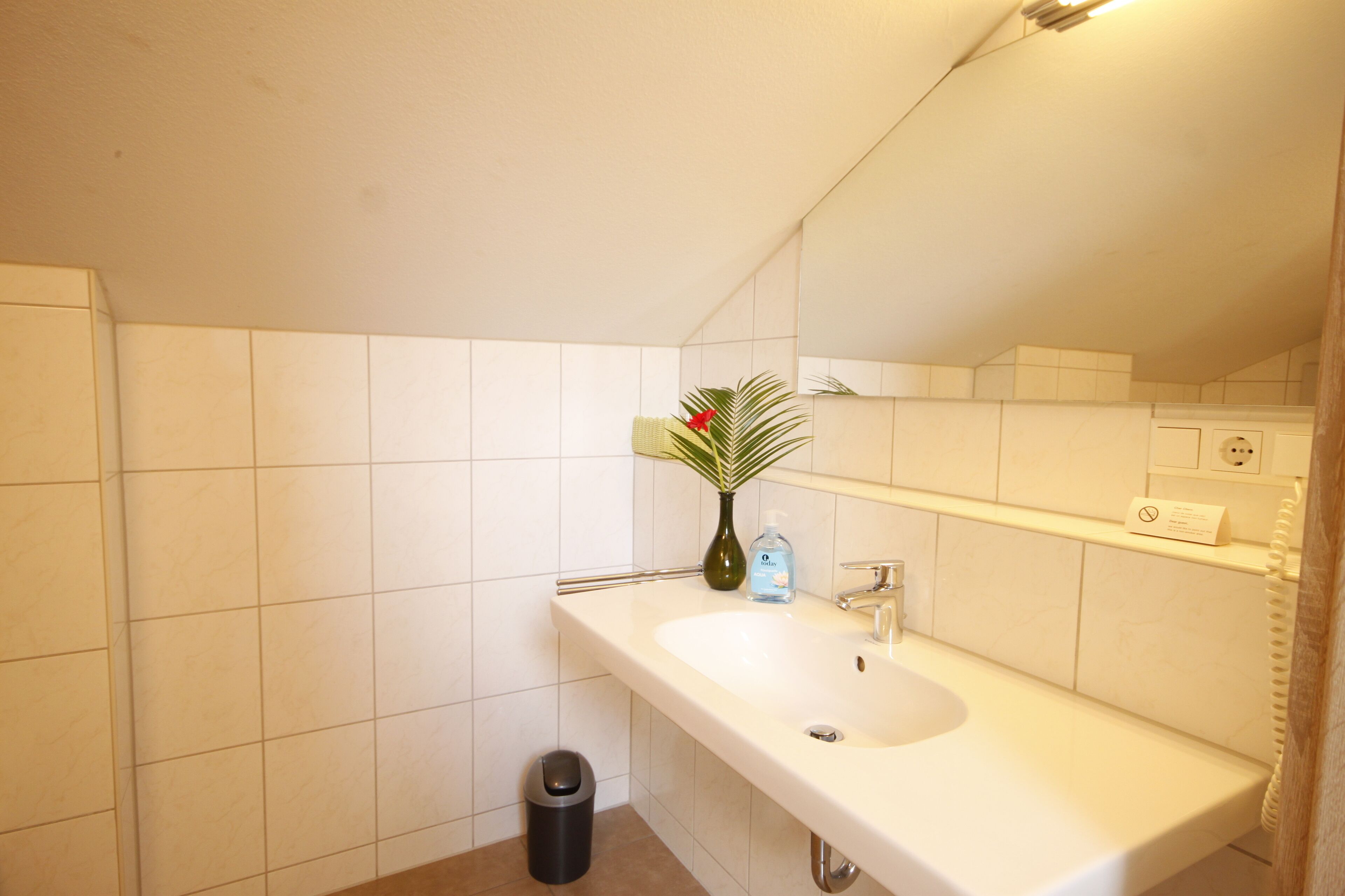 comfort apartment, 1 bedroom, non smoking | bathroom | shower, hair dryer, towels