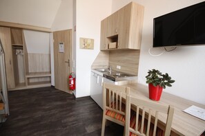 Comfort Apartment, 1 Bedroom, Non Smoking | Private kitchen