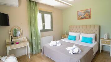 2 bedrooms, individually decorated, individually furnished, desk