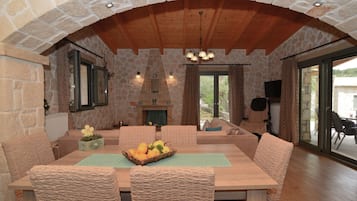 Flat-screen TV, fireplace