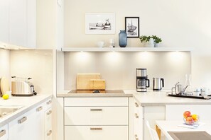 Apartment, 2 rooms, sea view | Private kitchen | Fridge, microwave, stovetop, dishwasher - Appartement Küstenperle (Büsum)