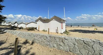 Cozy Beachside House with Mezzanine, Terrace & Close to Shops - Noirmoutier Island