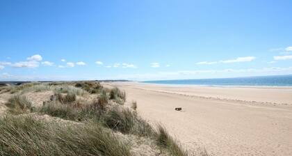 Charmante maison cĂŽtiĂšre Ă Surtainville avec Wifi et animaux admis