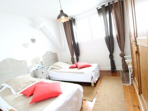 3 bedrooms, free WiFi, bed sheets - Sea view house, near Utah beach, 6 pers, linens included (Saint-Marcouf)