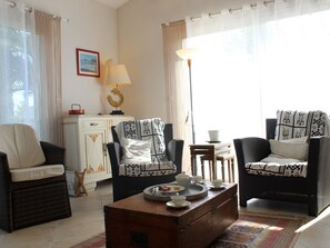 TV - Villa for 6 People in Saint-Georges-d'Oléron with Garden (Saint-Georges-d'Oléron)