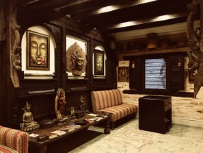 Lobby lounge - Nepal Pavilion Inn (Kathmandu)