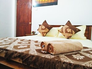 1 bedroom, desk, blackout curtains, free WiFi