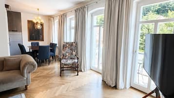 Deluxe Apartment, 3 Bedrooms, Balcony, Park View (incl. final cleaning fee € 80,-)