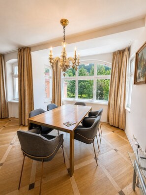 Deluxe-Apartment, 3 Schlafzimmer, zum Garten hin (inkl. € 80,- Endreinigungsgebühr)