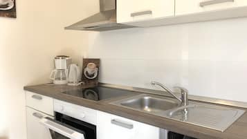 Apartment, 2 Bedrooms, Balcony (5,6 ) | Private kitchenette | Fridge, microwave, stovetop, dishwasher