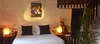 Châteaux Demeures Hôtels     Le Cheval Noir