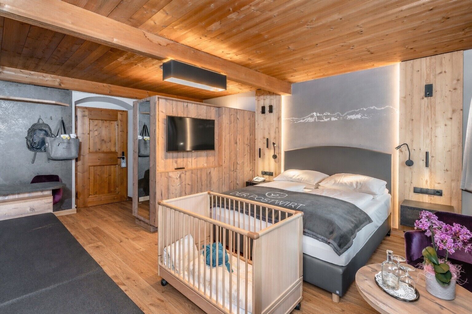 Family Room | Hypo-allergenic bedding, minibar, in-room safe, desk