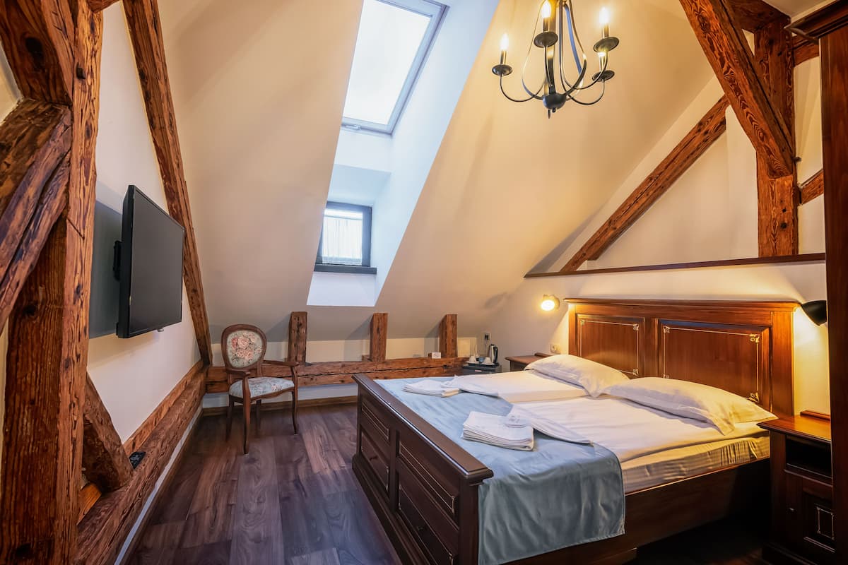 Tek Büyük Yataklı Oda, 1 Büyük (Queen) Boy Yatak | 1 yatak odası, anti alerjik yatak takımı, minibar, odada kasa