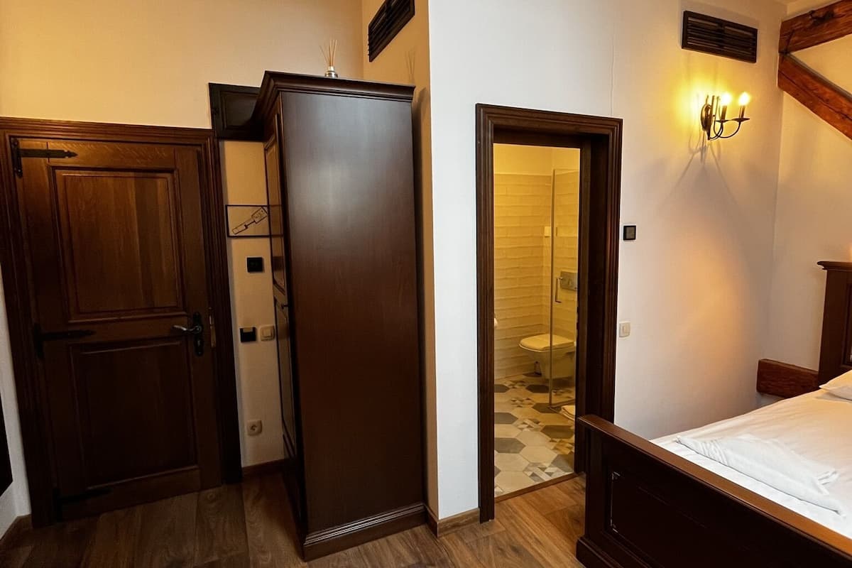 Deluxe İki Ayrı Yataklı Oda, 1 Yatak Odası | 1 yatak odası, anti alerjik yatak takımı, minibar, odada kasa