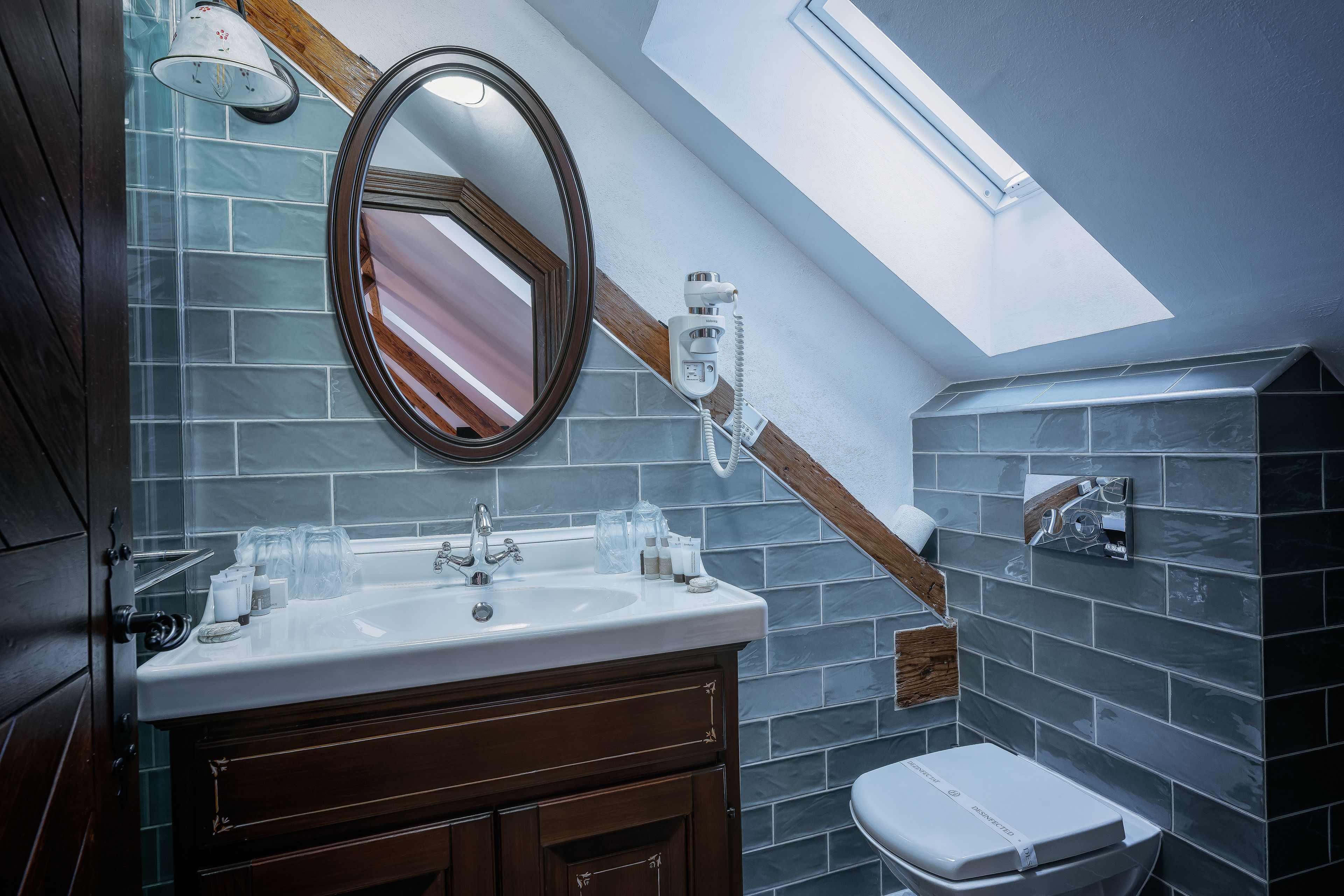 shower, rainfall showerhead, free toiletries, hair dryer