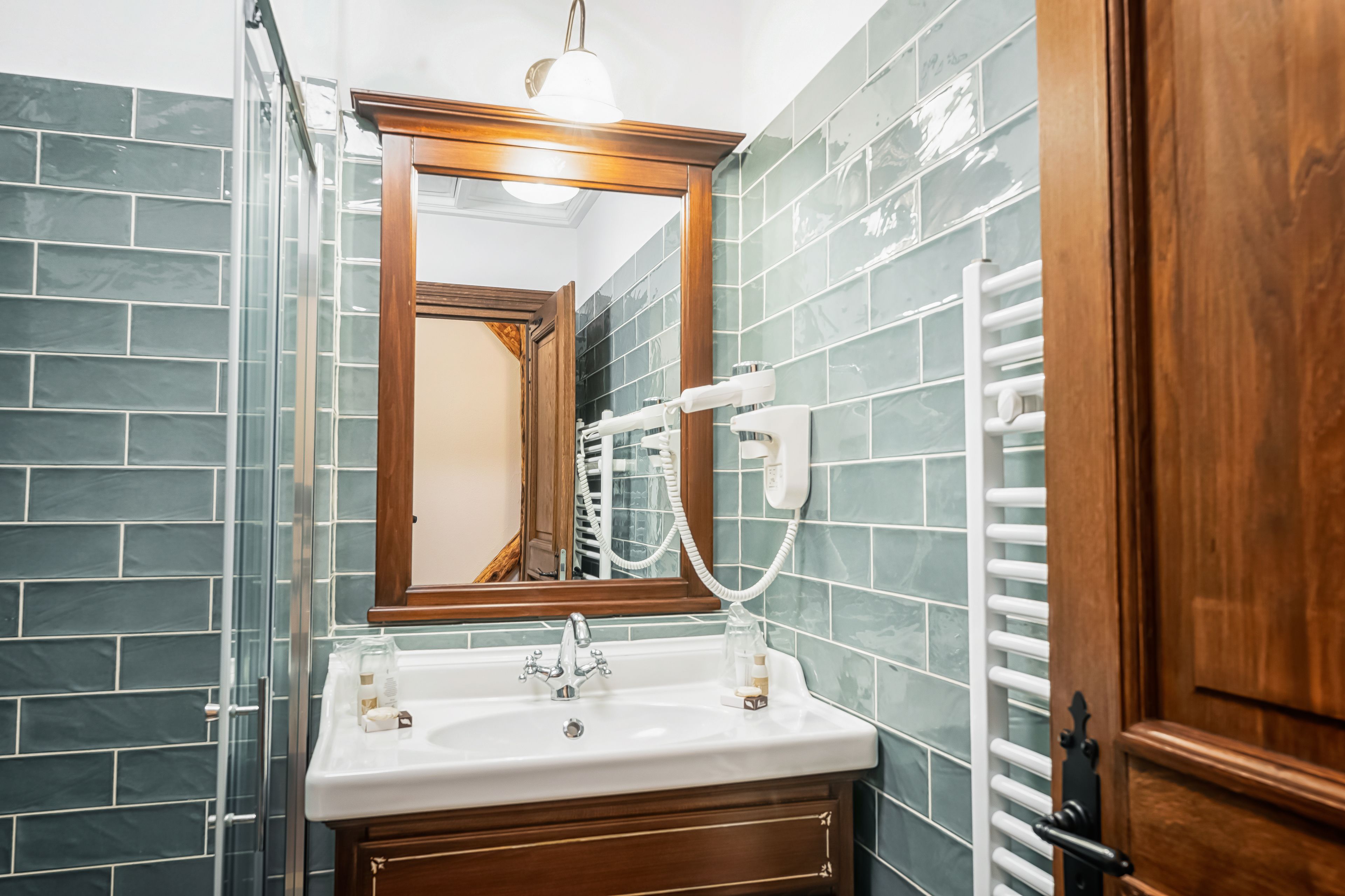 double room, 1 queen bed | bathroom | shower, rainfall showerhead, free toiletries, hair dryer