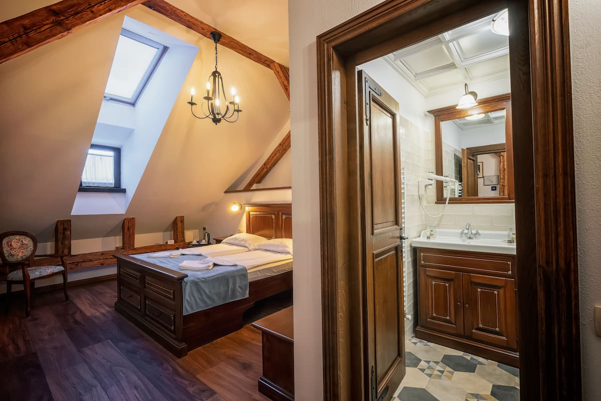 double room, 1 queen bed | 2 bedrooms, premium bedding, memory-foam beds, minibar